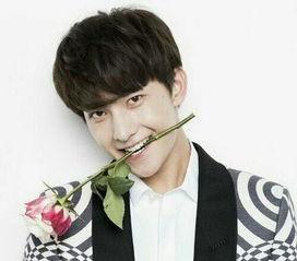 娱乐吃瓜酱男生拍照,揭秘男生拍照的趣味瞬间